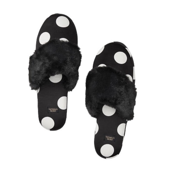 Victoria’s Secret VS Black and White Polka Dot Fur Slippers and Drawstring Bag - Picture 1 of 9